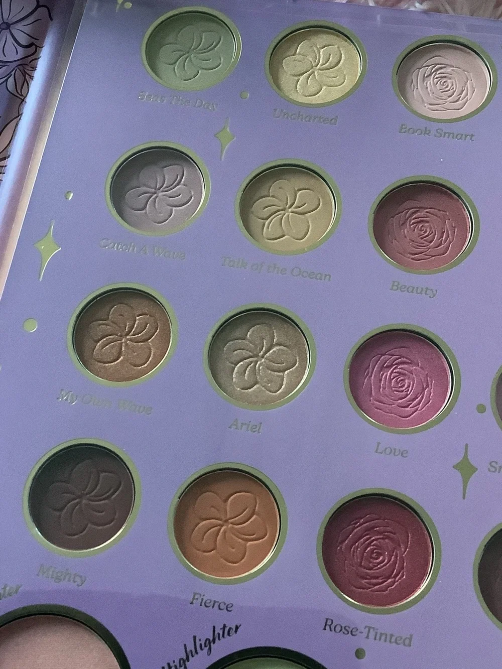 New Disney Princess Ariel and Belle Eyeshadow Blush Palette — Green, Yellow Pink